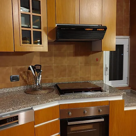 Spacious With Three Bedroom And Large Kitchen Appartement *