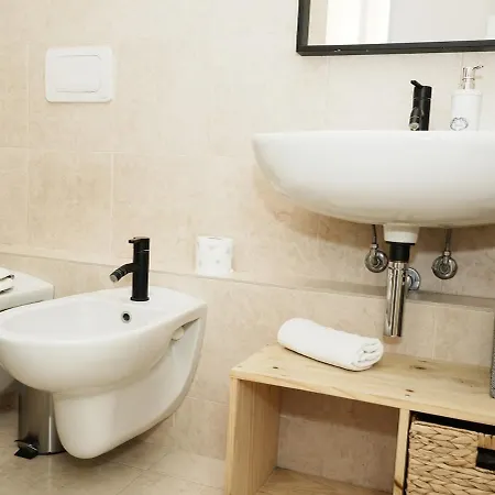 Casaportavenezia - 5 Min M1 And M3 *