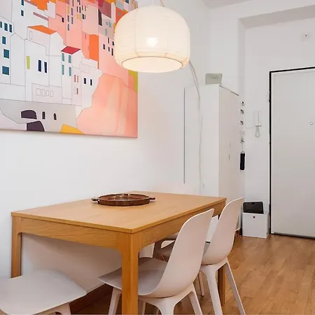 Holi California - Lovely With Metro Steps Away * Milan