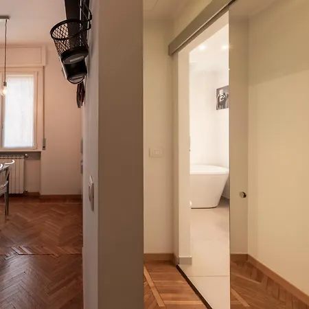 The Globe Trotter - Life Area Apartman Milánó