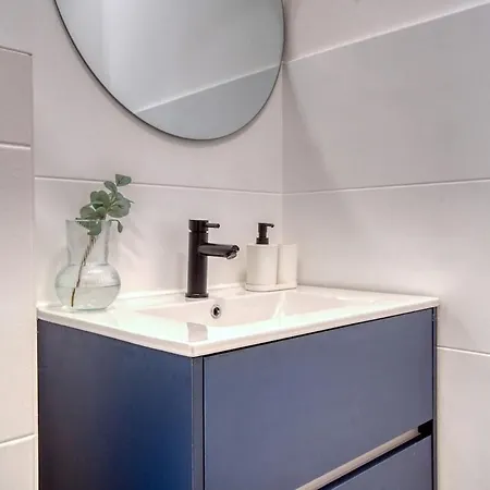 Stylish - M4 Frattini, 15 Mins To Duomo Appartement Milaan