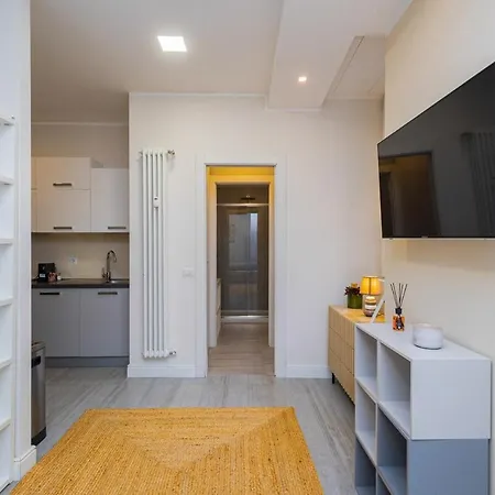 Living Bande Nere Μιλάνο