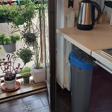 Brand New - 5 Minutes From Istria Metro Station Apartmán