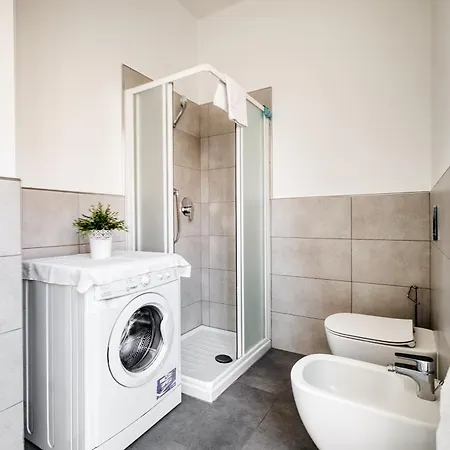 Hostmate - - Lunigiana - Stazione アパート ミラノ