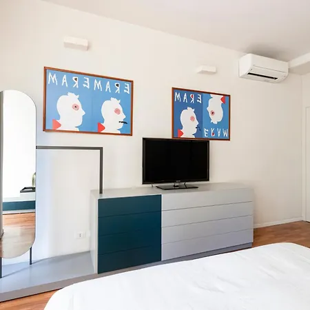 Easylife - - Cassala 61 - Navigli * Milánó
