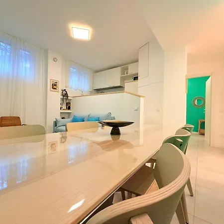 New In The Prada Foundation Apartman *