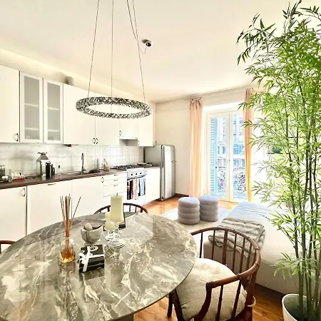 Апартаменты Porta Venezia Shopping, Metro, And Comfort Милан