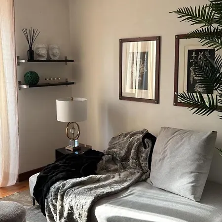 Апартаменты Porta Venezia Shopping, Metro, And Comfort Милан