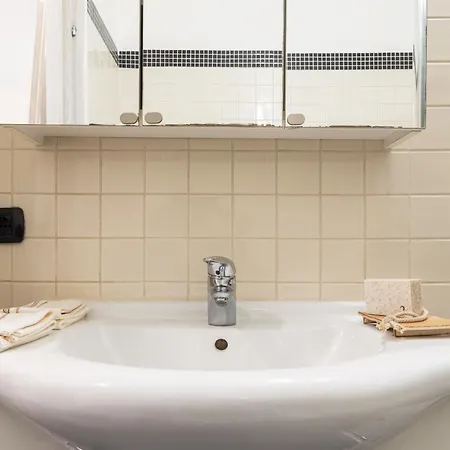 Flexyrent - Steps From Train Station アパート *