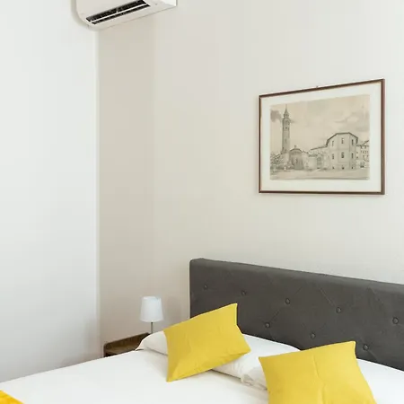 公寓 Artstay Porta Romana Apt, Parking, Centre *