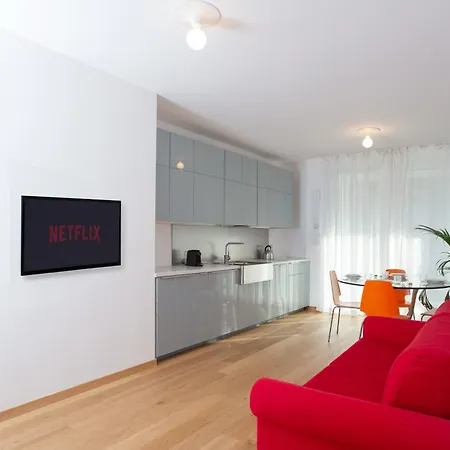 Apartmán New Palace - Luxury Next To Metro M4 *