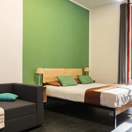 Flexyrent - Steps From Train Station アパート ミラノ