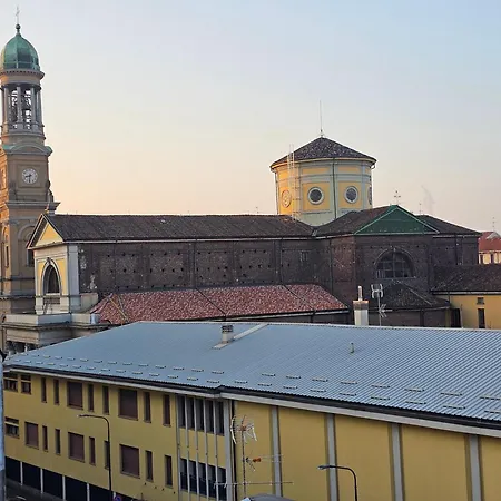 Eanna Scalo Porta Romana Prada Apartman *