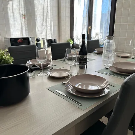 Ourjoy & Skyjoy Condo Units - Via M Gioia, 47 - Strong Wifi, 1 Private Parking, Central Station, Milan Apartment Milan