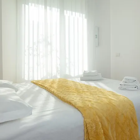 New Palace - Luxury Next To Metro M4 * Milán