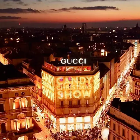 Exclusive Deluxe Between Duomo & San Siro Milão