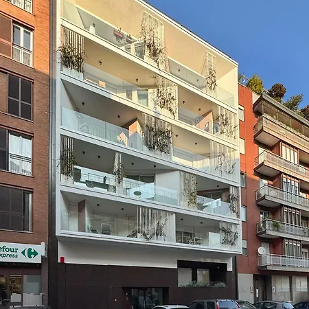 New Palace - Luxury Next To Metro M4 Milán