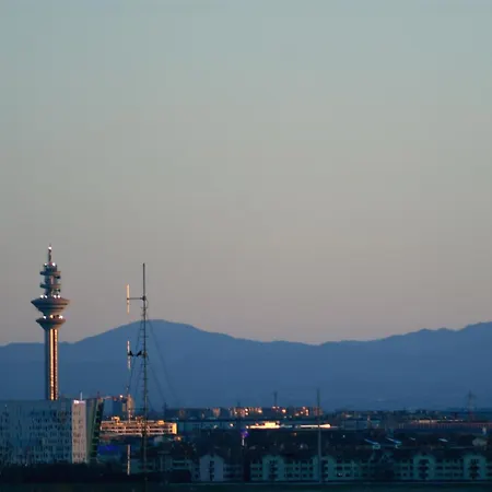 Mountain View Homestay Milan