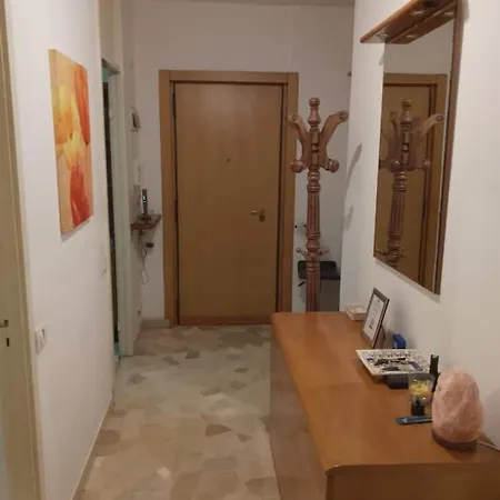 Stanza Matrimoniale Comoda, A 5 Minuti A Piedi Dalla Metro, Perfetta Per Muoversi A * Milão