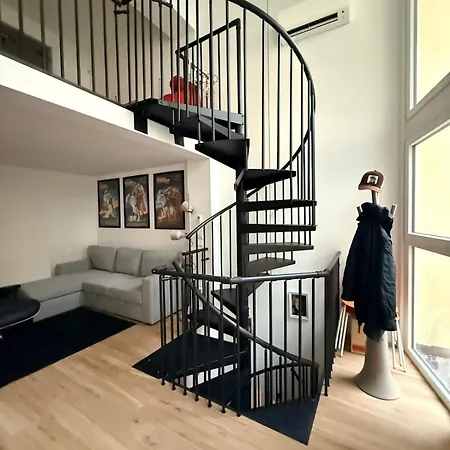 アパート Loft Con Giardino Privato A
