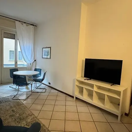 Bright & Cozy Center
