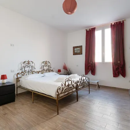 Guesthost - Grey & Flat Apartament *