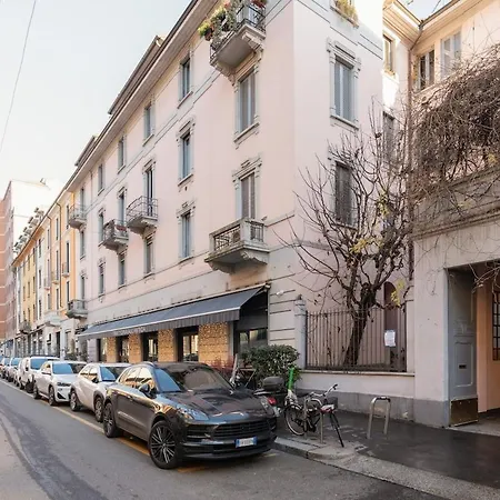 Navigli - Montevideo - Bilocale Su Due Piani *