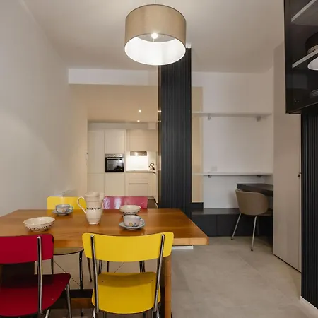 Black & Light Milaan