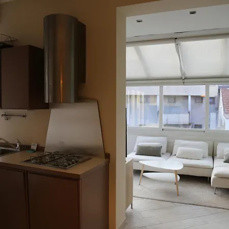 Luminoso In Moscova Con Terrazzo Apartmán