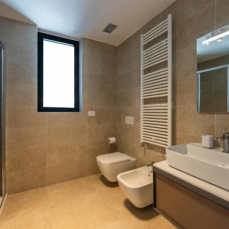 Apartment Uptown Nest - Terrazzo Privato E Garage *