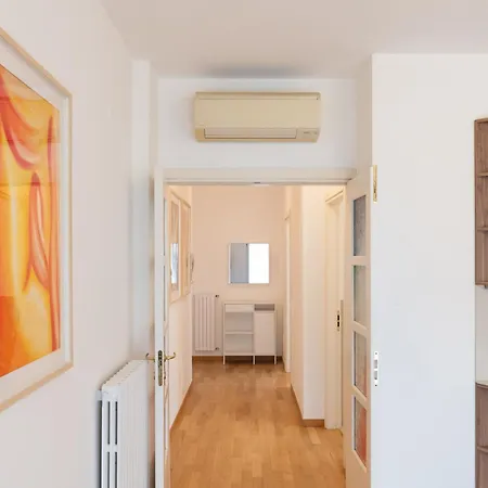 아파트 Elegant One Bedroom Bocconi