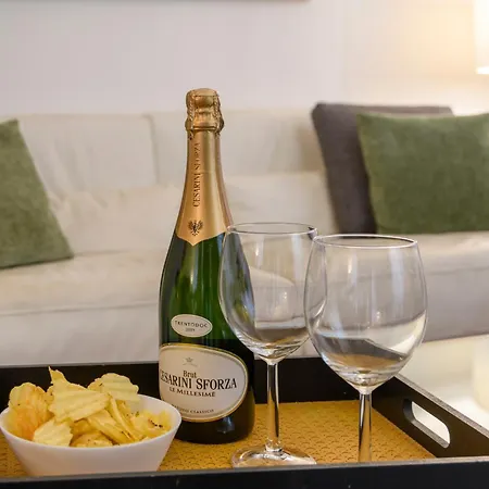 Borromei, 11 - Eleganza In Pieno Centro Apartman *