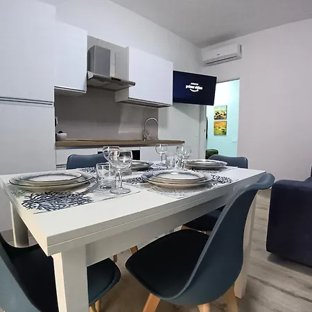 Appartamento Lucania Azzurra Apartment, Elegante E Confortevole, Con Metro M3 Sotto Casa, Collegamento Diretto A Duomo Di E Stazione *