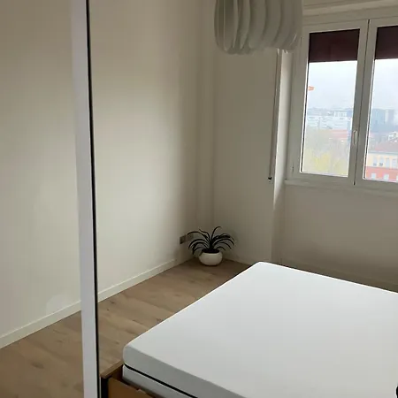 Design And Comfort In West Apartmán Milán