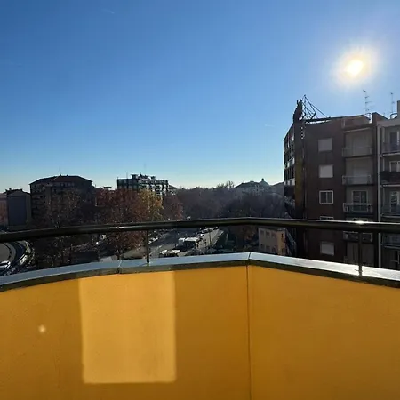 公寓 Modern And Bright Two-room Above The M3 Metro *
