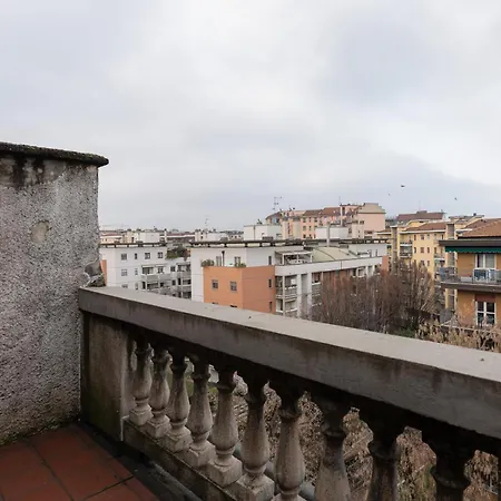 Lambrate - Corti - Bilocale Con Ampio Balcone شقة