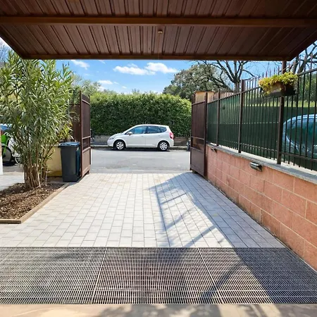 Bed & Garage In * Milan