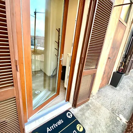 Stylish Flat Near Duomo - Metro 50 M - 4 Guests