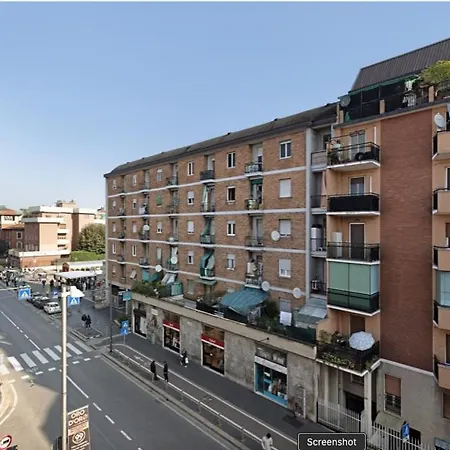 דירה Stylish Flat Near Duomo - Metro 50 M - 4 Guests *