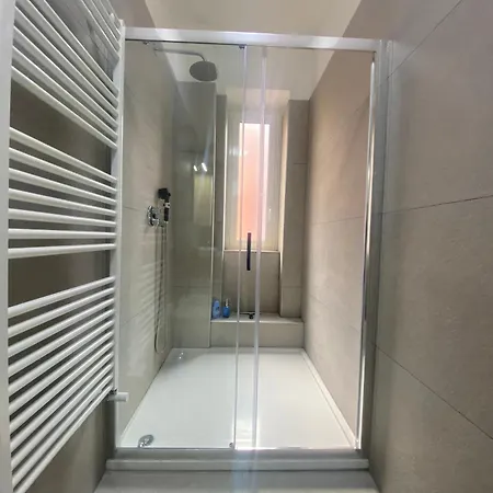 Lucania Azzurra Apartment, Elegante E Confortevole, Con Metro M3 Sotto Casa, Collegamento Diretto A Duomo Di E Stazione Milano