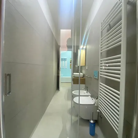Lucania Azzurra Apartment, Elegante E Confortevole, Con Metro M3 Sotto Casa, Collegamento Diretto A Duomo Di E Stazione Appartamento *