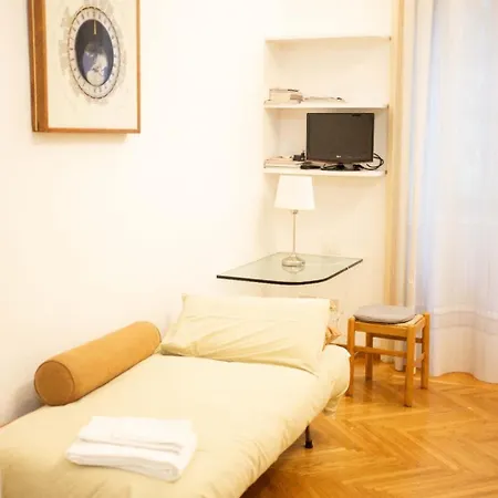 شقة The Moscova Gallery House *