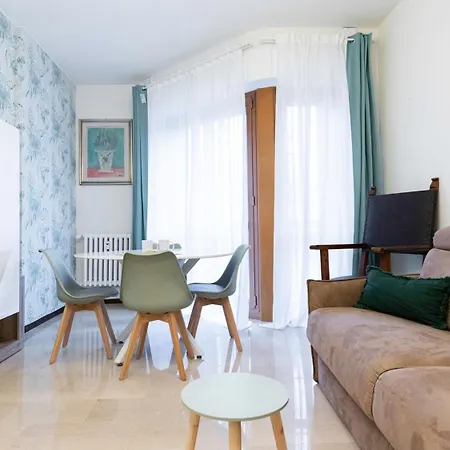 Uguzzone 21 Apartman Milánó