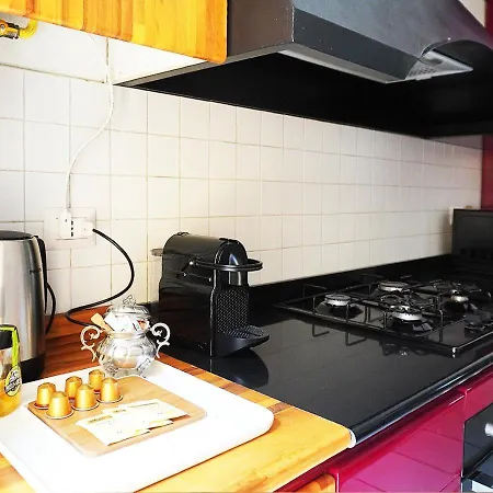 Διαμέρισμα 10 Min - Bright & Modern, Up To 5 Beds *