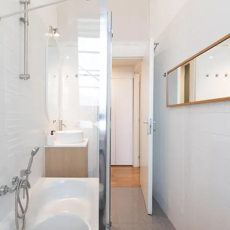 Chic Design 80 Sqm - Sleeps 6 - Metro 2 Min Apartmán *
