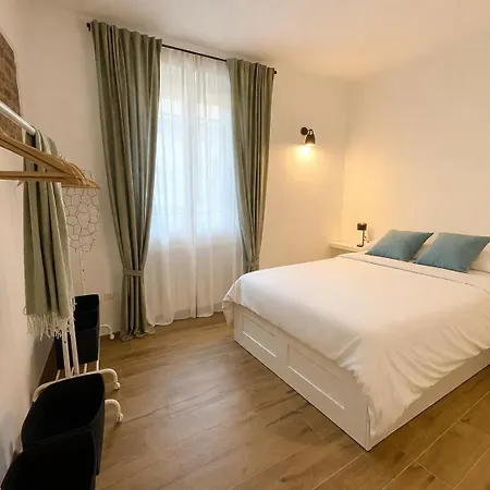 De Conti Apartment *