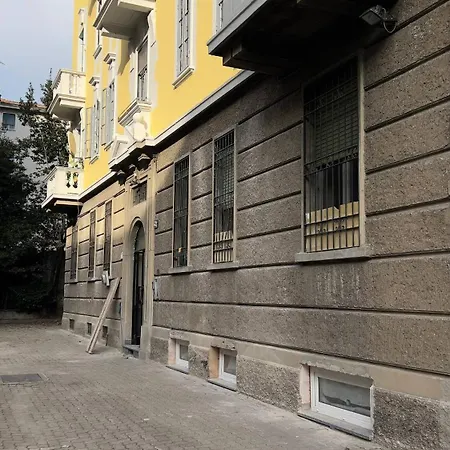 Business Проживание в семье Милан