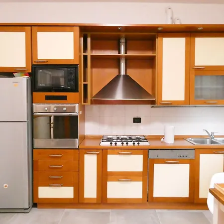 Lisi - Porta Romana Guestroom ミラノ