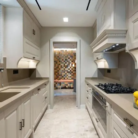 In Piazza Duomo * ميلان