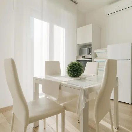 Apartman Guesthost - Spacious Balcony X6 Milánó